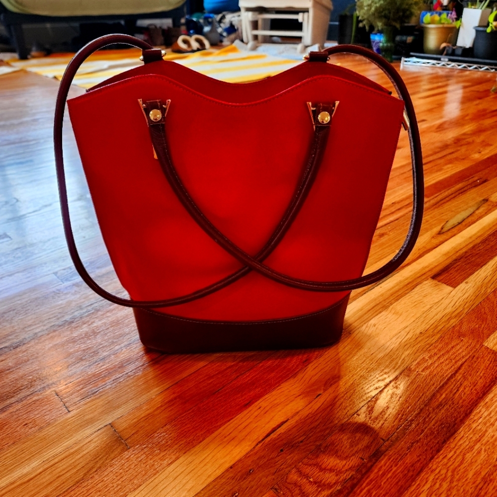 Leather 3-way purse. Italian handmade. Never used.